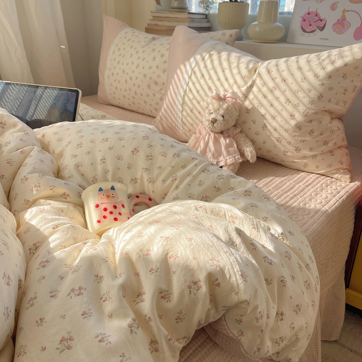 花漾家居 2026新款小红书爆款小清新格子双拼刺绣小花边古法水洗棉四件套 栀夏