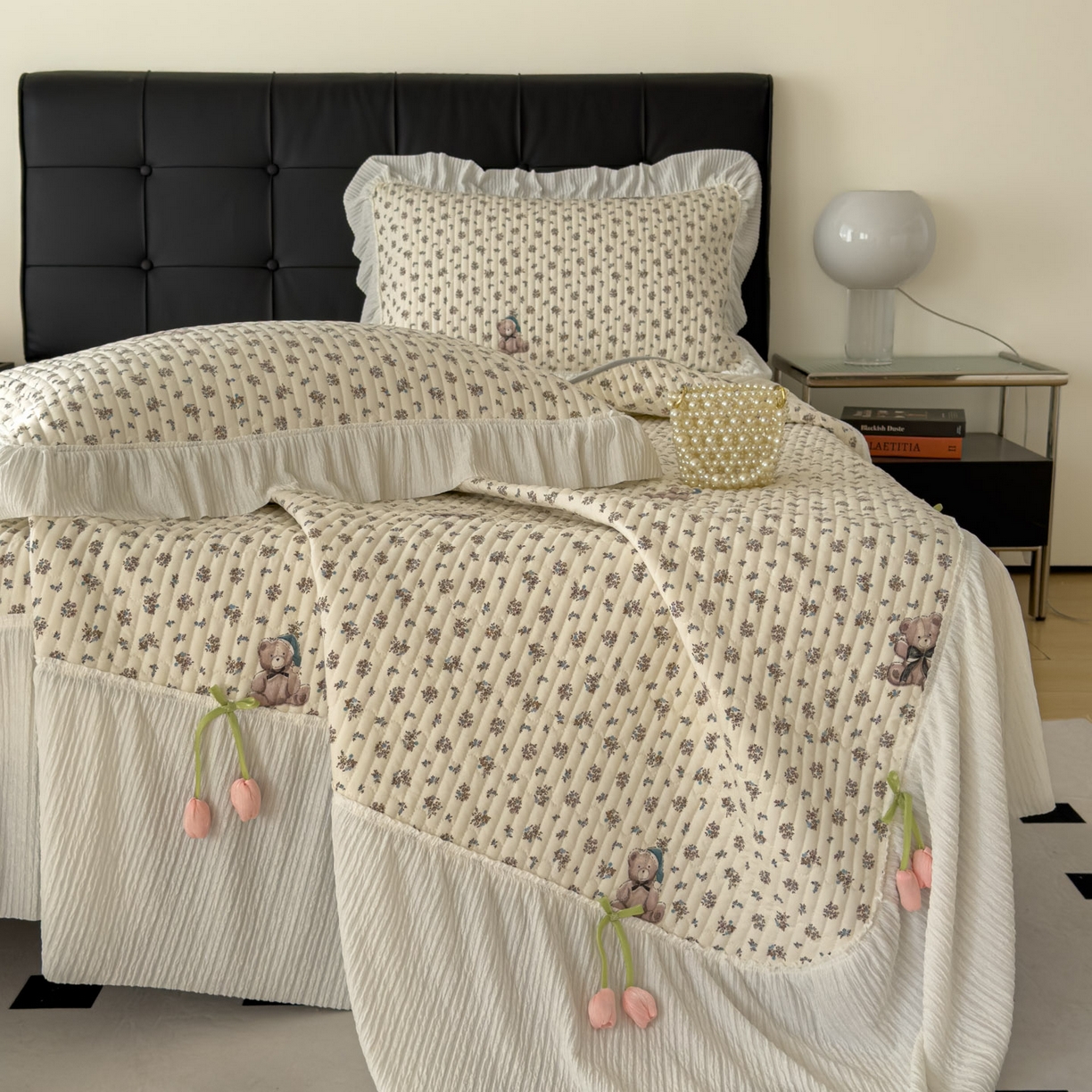 91家纺网 家纺一手货源 找家纺 花漾家居 2026新款雪尼尔雪纺蕾丝大花边床盖单品床盖单件三件套 花语小熊