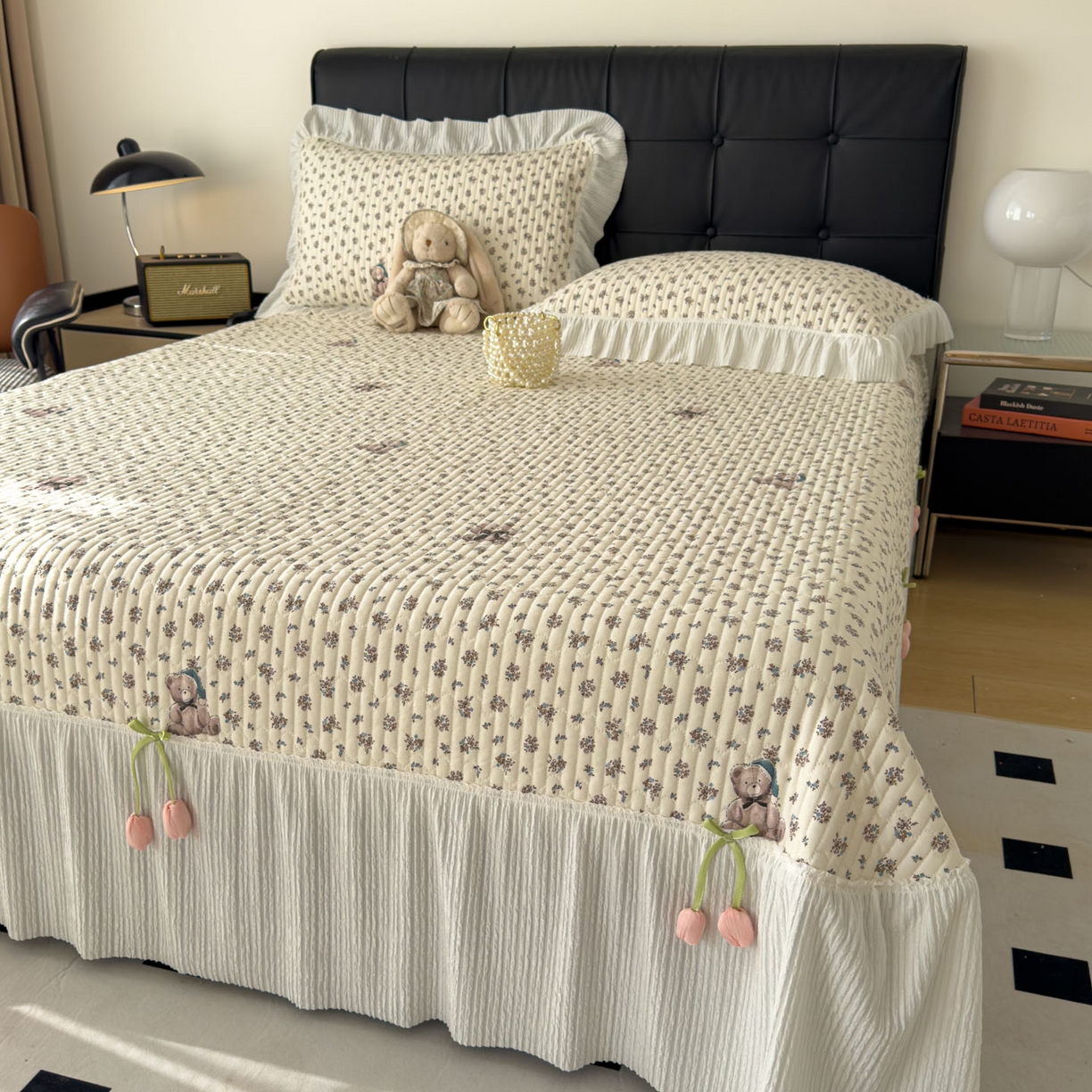 91家纺网 家纺一手货源 找家纺 花漾家居 2026新款雪尼尔雪纺蕾丝大花边床盖单品床盖单件三件套 花语小熊