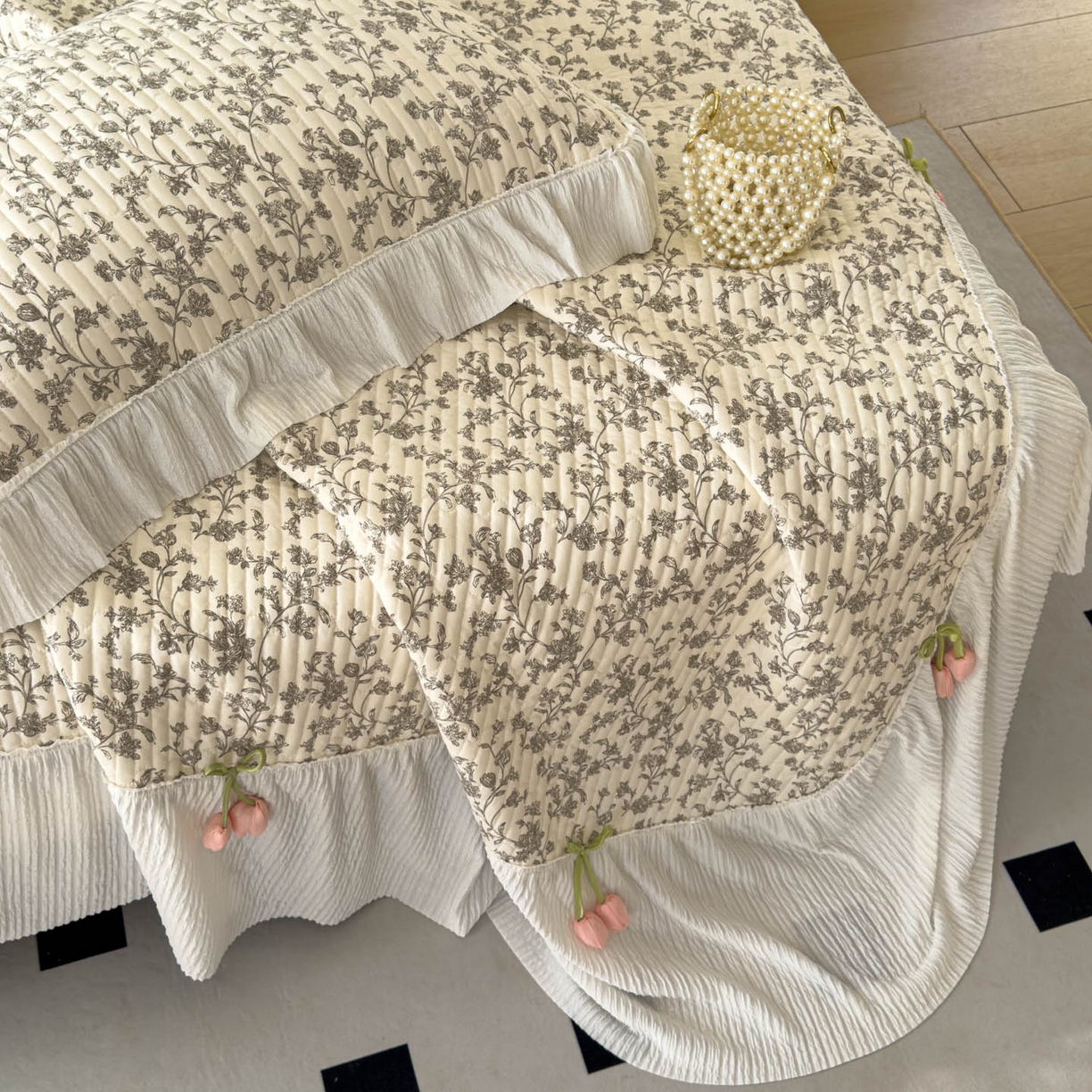 91家纺网 家纺一手货源 找家纺 花漾家居 2026新款雪尼尔雪纺蕾丝大花边床盖单品床盖单件三件套 木兰