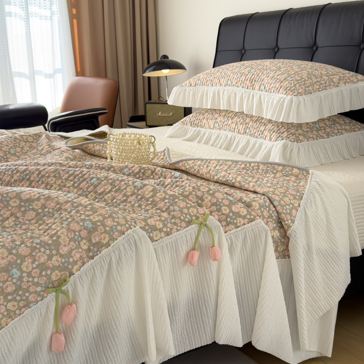 91家纺网 家纺一手货源 找家纺 花漾家居 2026新款雪尼尔雪纺蕾丝大花边床盖单品床盖单件三件套 晴川