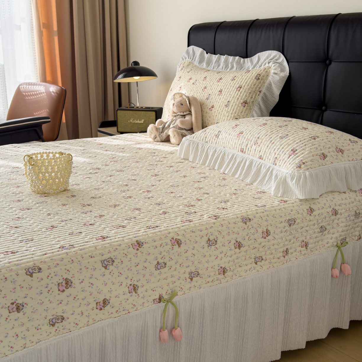 91家纺网 家纺一手货源 找家纺 花漾家居 2026新款雪尼尔雪纺蕾丝大花边床盖单品床盖单件三件套 甜心小狗