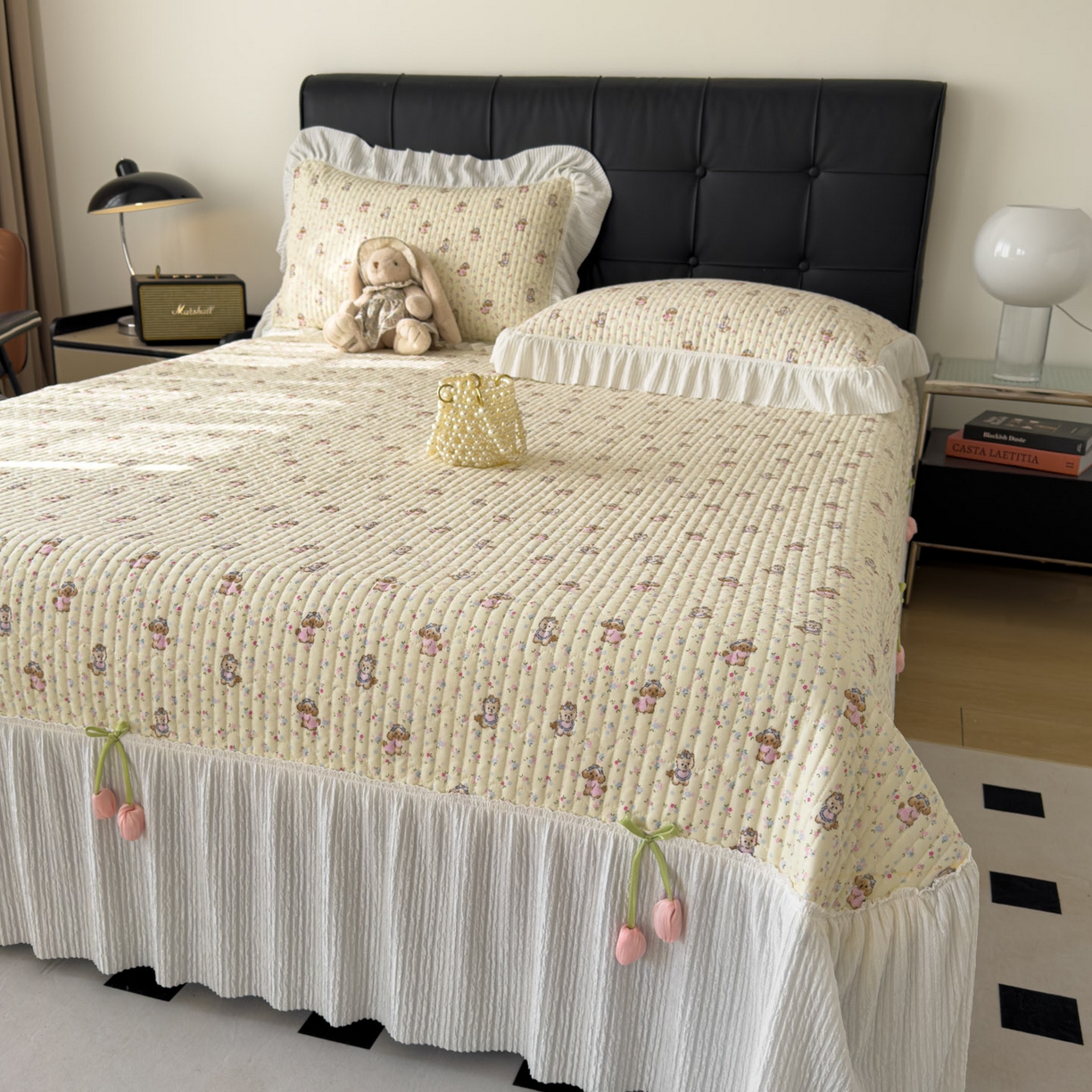 91家纺网 家纺一手货源 找家纺 花漾家居 2026新款雪尼尔雪纺蕾丝大花边床盖单品床盖单件三件套 甜心小狗