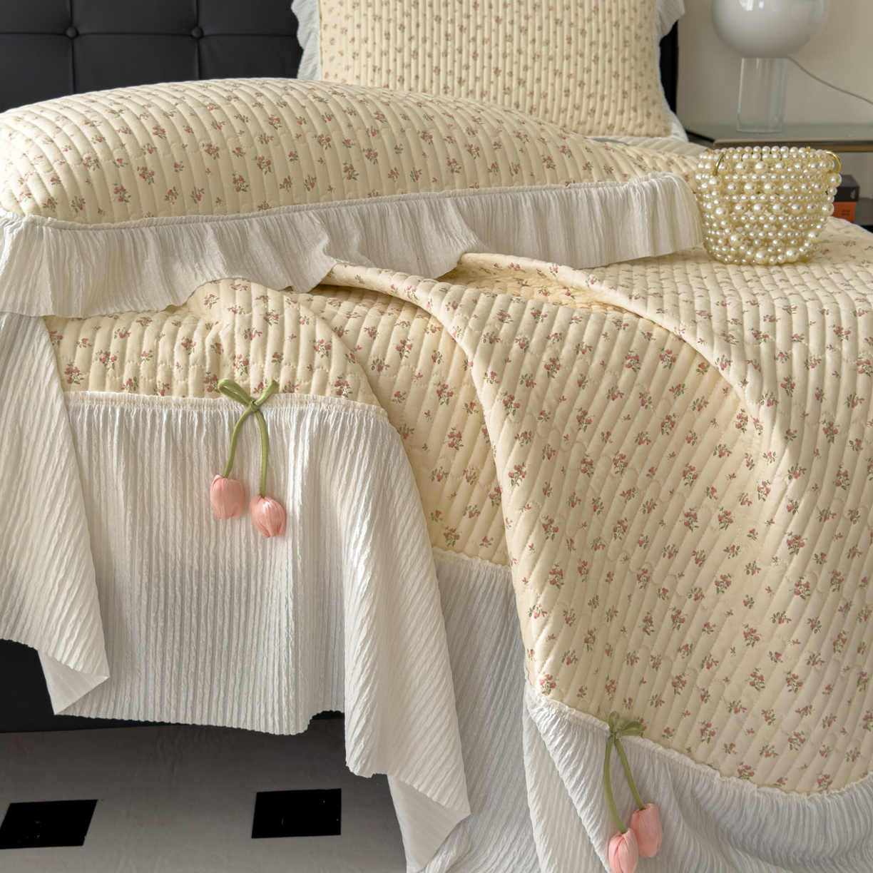 91家纺网 家纺一手货源 找家纺 花漾家居 2026新款雪尼尔雪纺蕾丝大花边床盖单品床盖单件三件套 小杏芙