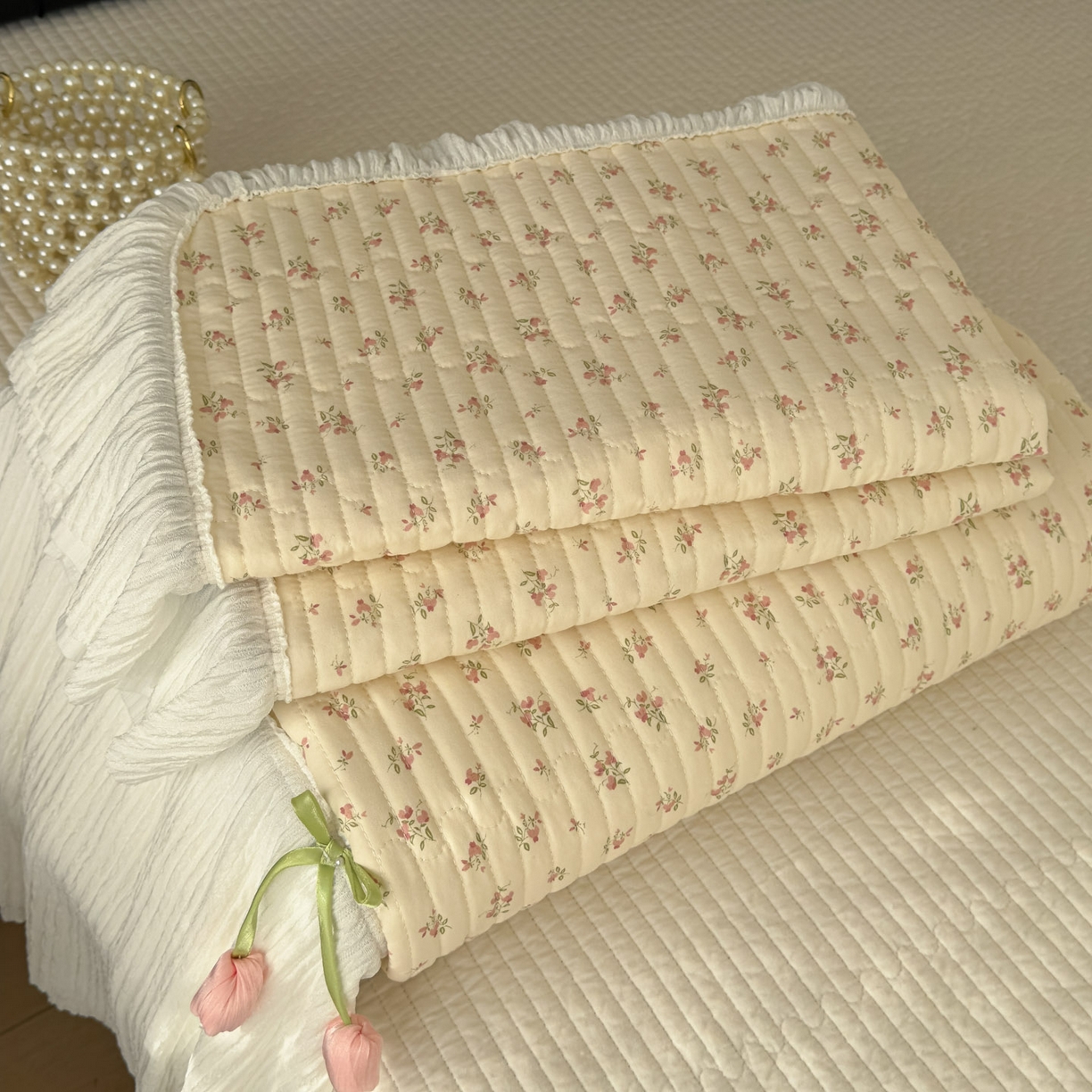 91家纺网 家纺一手货源 找家纺 花漾家居 2026新款雪尼尔雪纺蕾丝大花边床盖单品床盖单件三件套 小杏芙