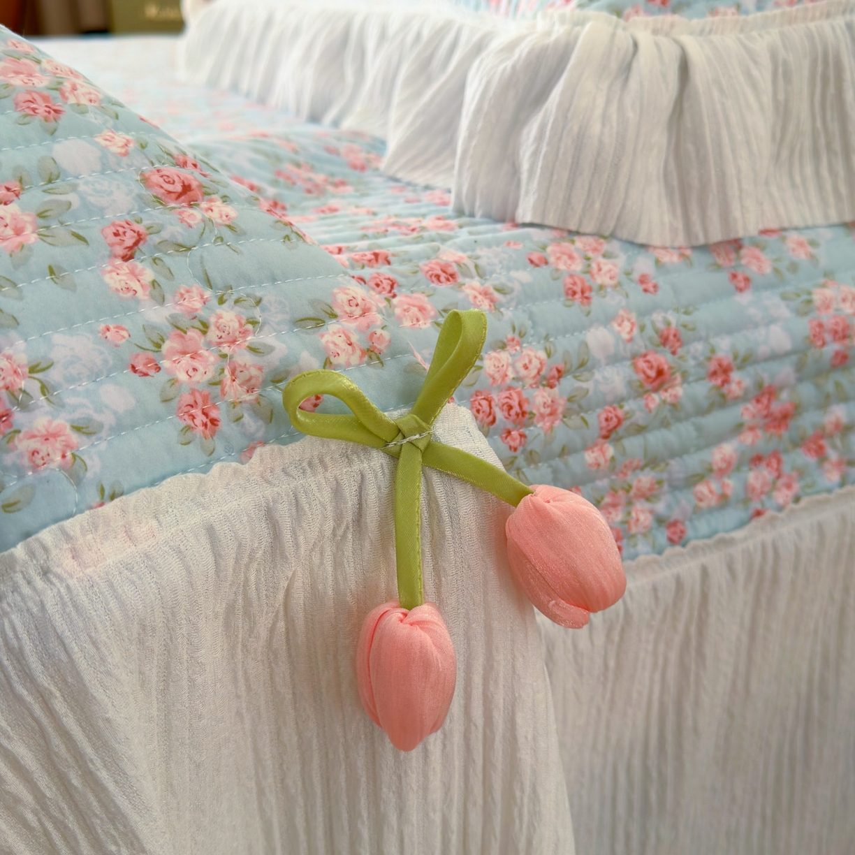 91家纺网 家纺一手货源 找家纺 花漾家居 2026新款雪尼尔雪纺蕾丝大花边床盖单品床盖单件三件套 伊水芙蓉