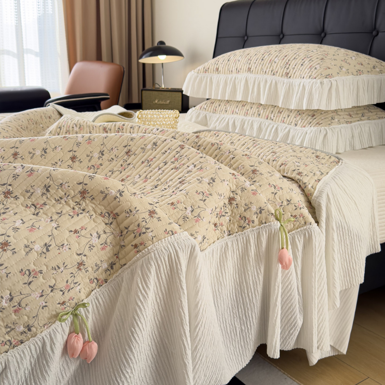 91家纺网 家纺一手货源 找家纺 花漾家居 2026新款雪尼尔雪纺蕾丝大花边床盖单品床盖单件三件套 幽兰月色