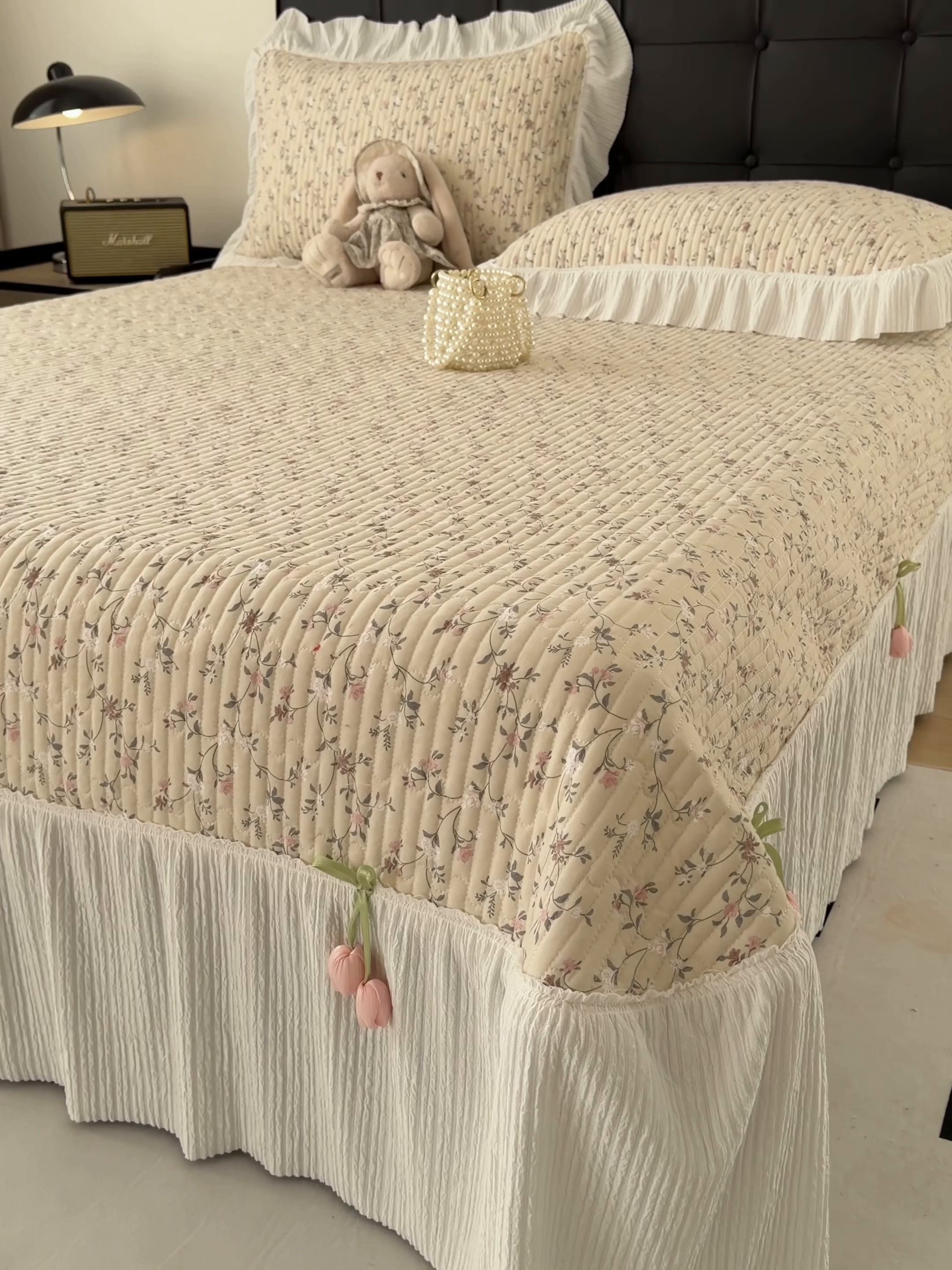 91家纺网 家纺一手货源 找家纺 花漾家居 2026新款雪尼尔雪纺蕾丝大花边床盖单品床盖单件三件套 幽兰月色