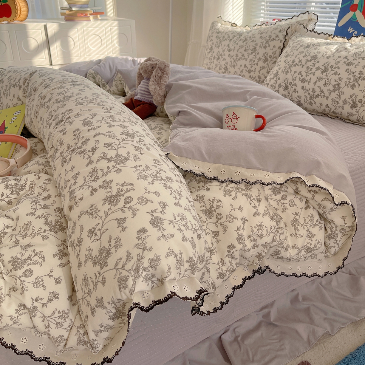 91家纺网 家纺一手货源 找家纺 （总）花漾家居 2026小红书推荐款小清新刺绣花边款床单床盖款四件套新款