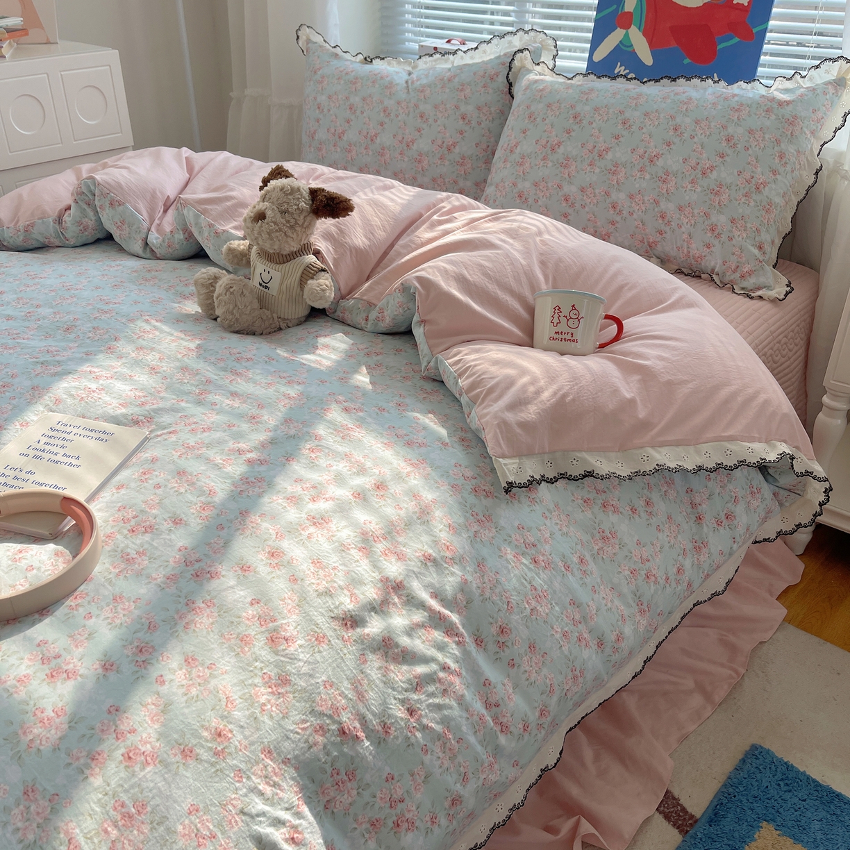 91家纺网 家纺一手货源 找家纺 花漾家居 2026小红书推荐款小清新刺绣花边款床单床盖款四件套新款 花仙子