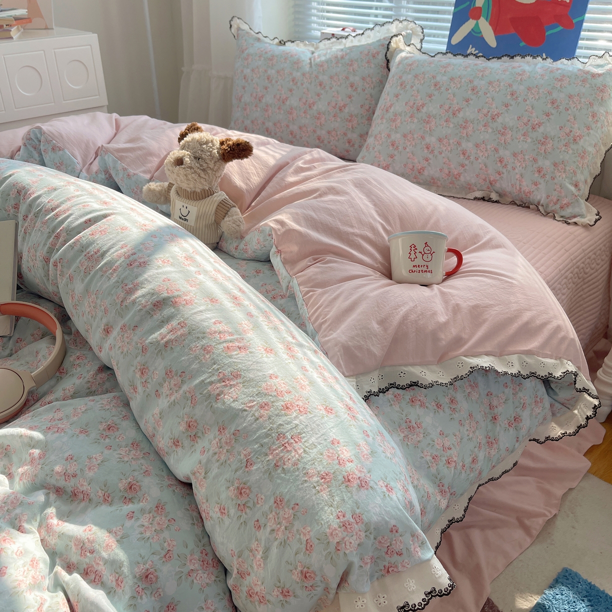 91家纺网 家纺一手货源 找家纺 花漾家居 2026小红书推荐款小清新刺绣花边款床单床盖款四件套新款 花仙子