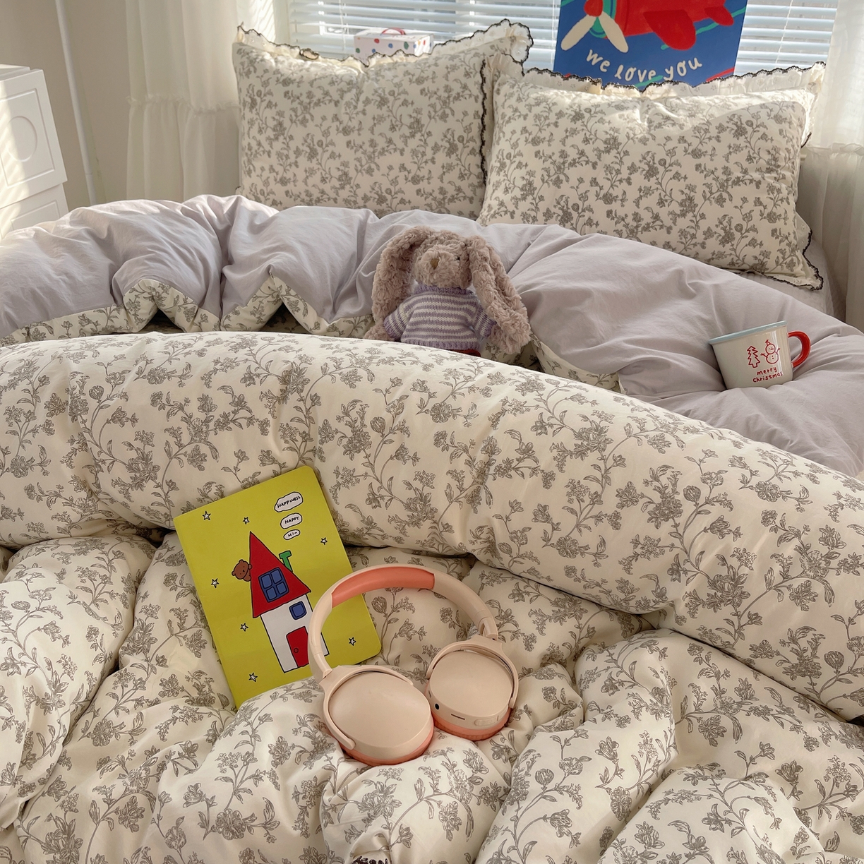 91家纺网 家纺一手货源 找家纺 花漾家居 2026小红书推荐款小清新刺绣花边款床单床盖款四件套新款 玖鸢