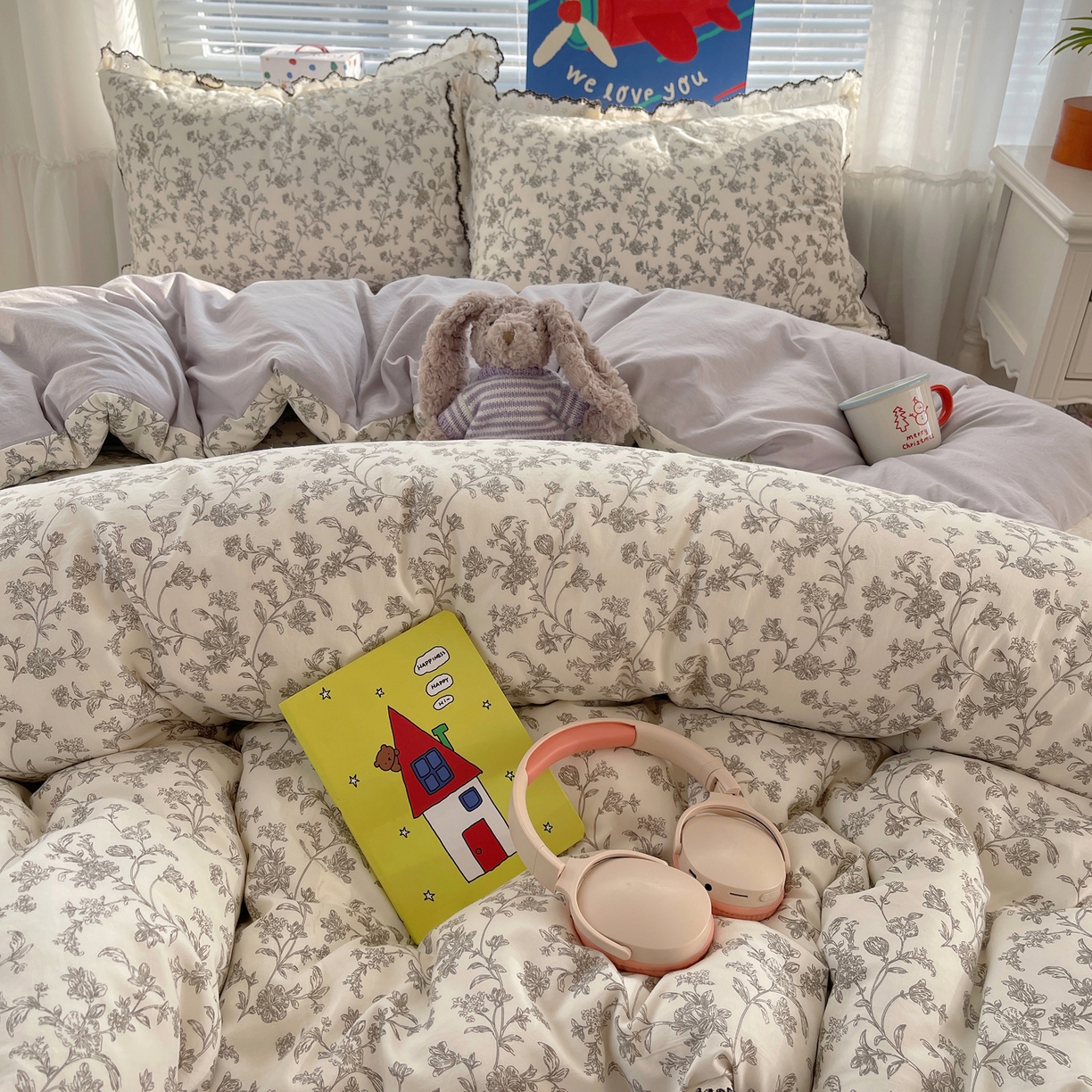 91家纺网 家纺一手货源 找家纺 花漾家居 2026小红书推荐款小清新刺绣花边款床单床盖款四件套新款 玖鸢