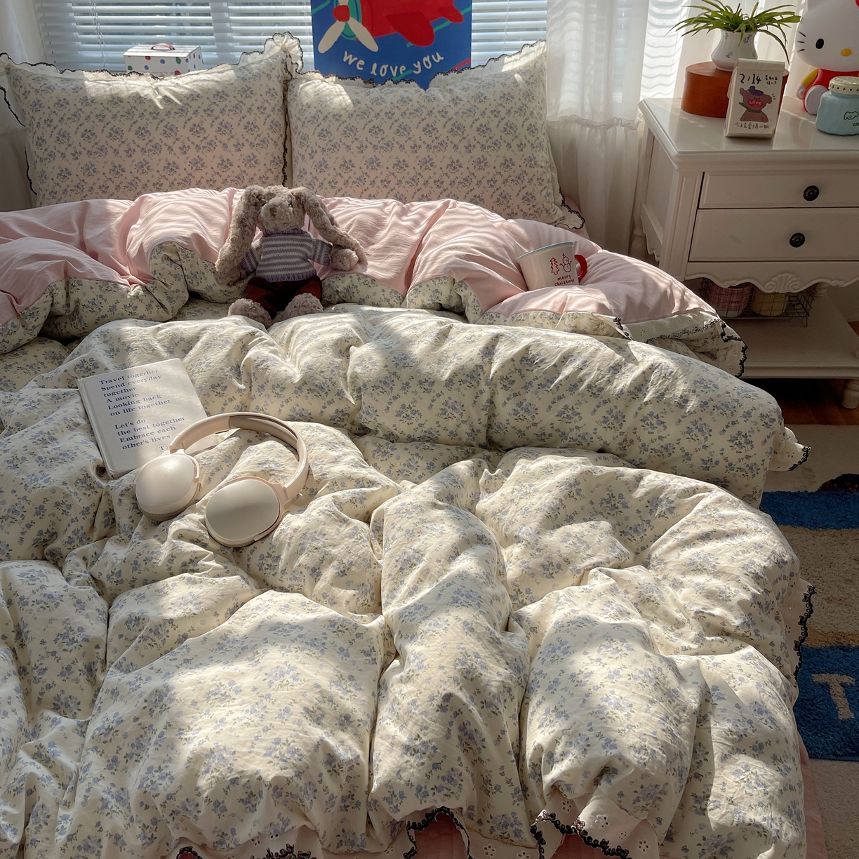 91家纺网 家纺一手货源 找家纺 花漾家居 2026小红书推荐款小清新刺绣花边款床单床盖款四件套新款 满天星