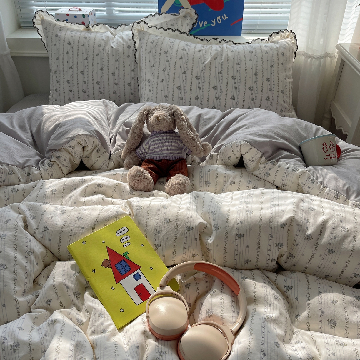 91家纺网 家纺一手货源 找家纺 花漾家居 2026小红书推荐款小清新刺绣花边款床单床盖款四件套新款 琴弦小花