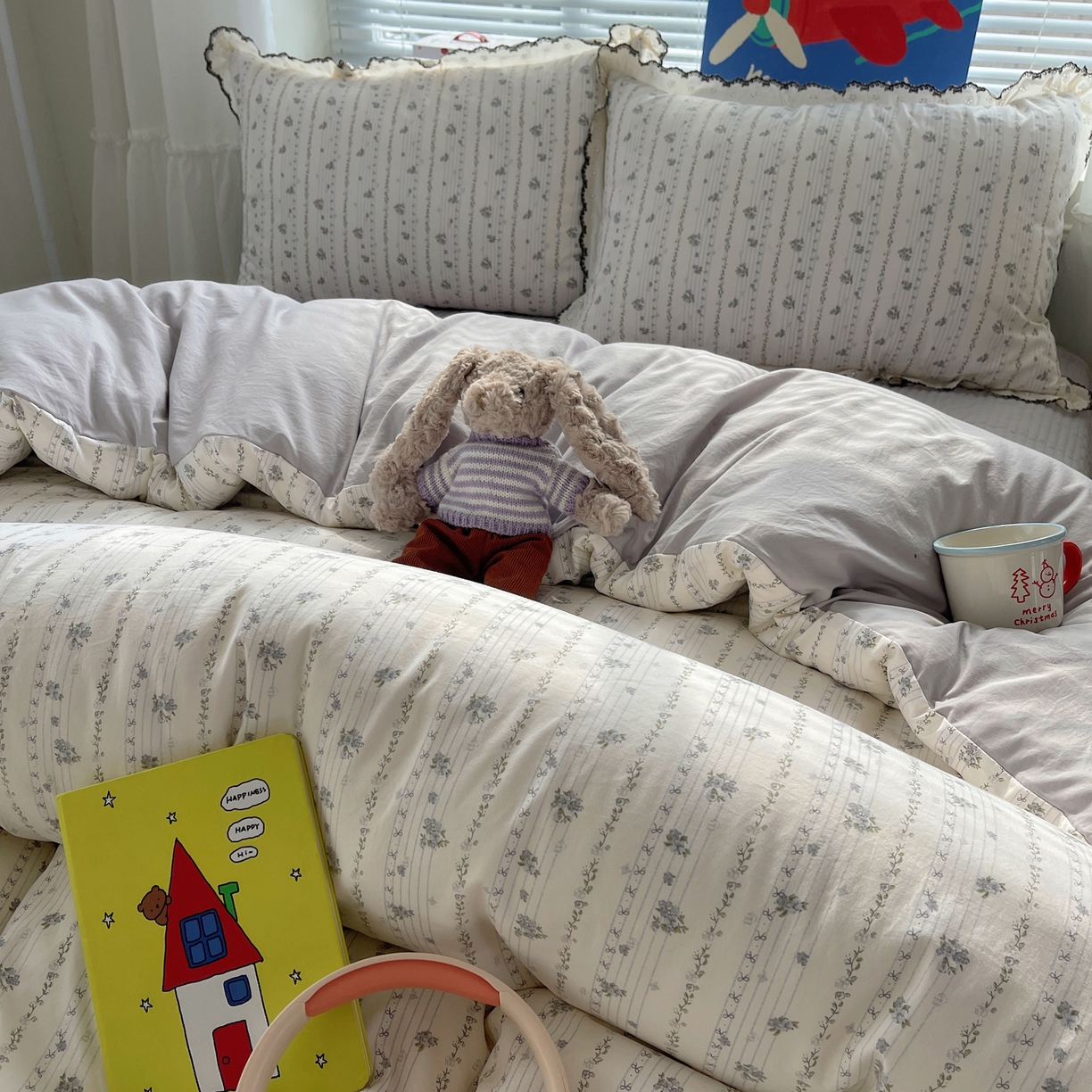 91家纺网 家纺一手货源 找家纺 花漾家居 2026小红书推荐款小清新刺绣花边款床单床盖款四件套新款 琴弦小花