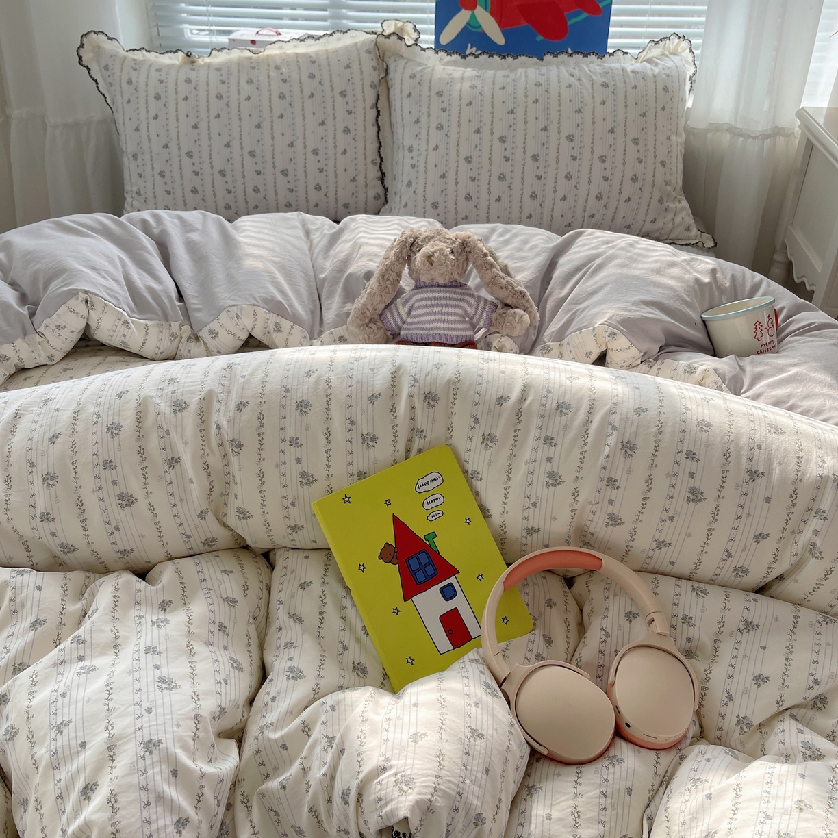 91家纺网 家纺一手货源 找家纺 花漾家居 2026小红书推荐款小清新刺绣花边款床单床盖款四件套新款 琴弦小花