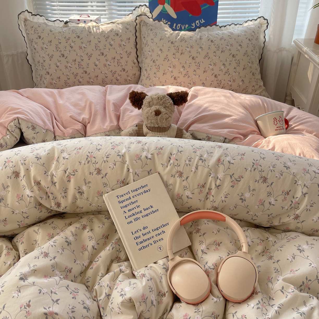 91家纺网 家纺一手货源 找家纺 花漾家居 2026小红书推荐款小清新刺绣花边款床单床盖款四件套新款 甜心花径