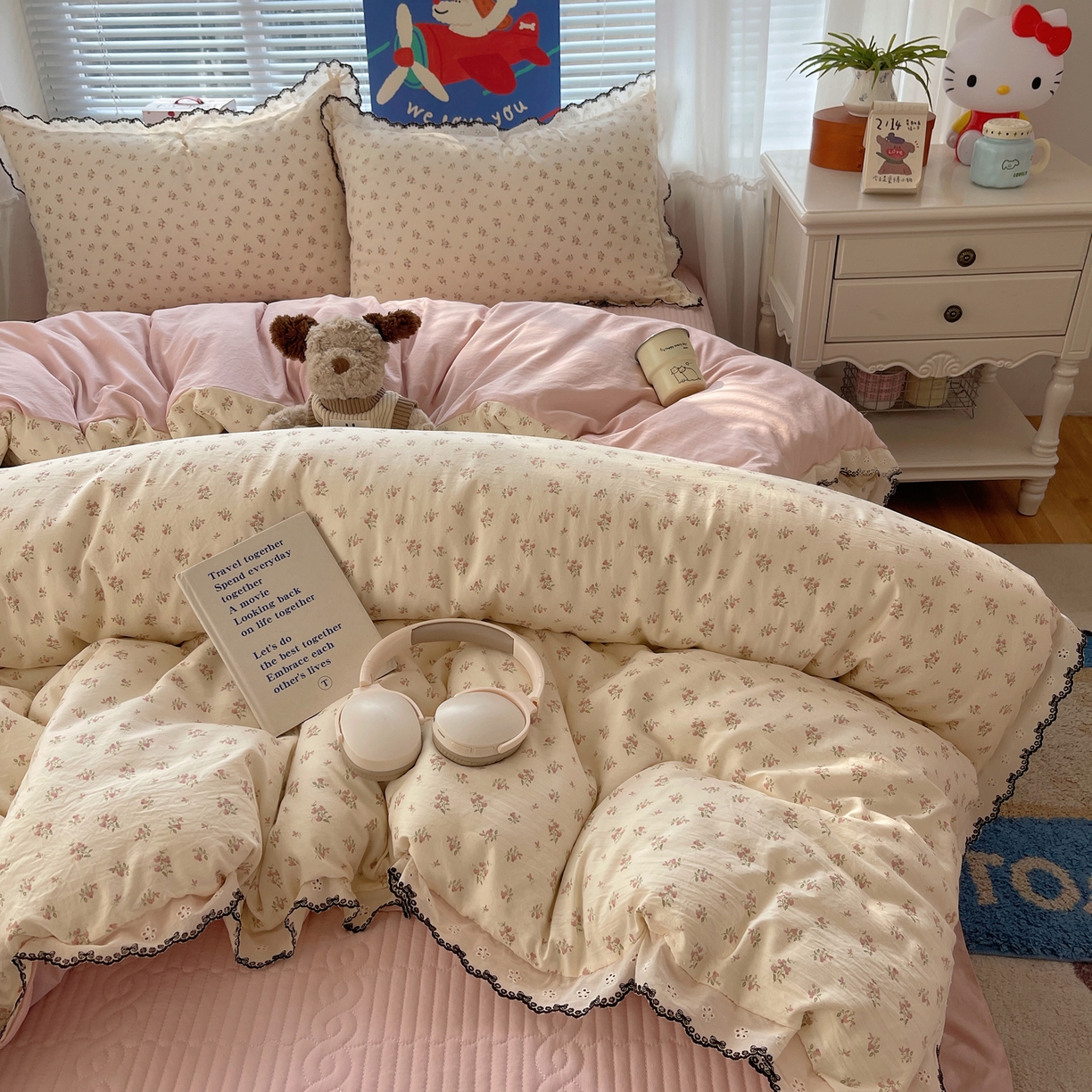 91家纺网 家纺一手货源 找家纺 花漾家居 2026小红书推荐款小清新刺绣花边款床单床盖款四件套新款 甜心小花