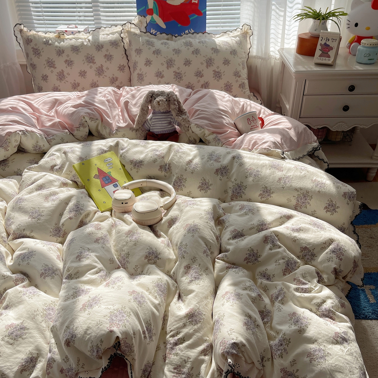 91家纺网 家纺一手货源 找家纺 花漾家居 2026小红书推荐款小清新刺绣花边款床单床盖款四件套新款 甜心紫调