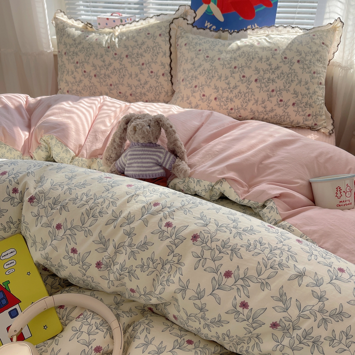 91家纺网 家纺一手货源 找家纺 花漾家居 2026小红书推荐款小清新刺绣花边款床单床盖款四件套新款 甜心紫藤