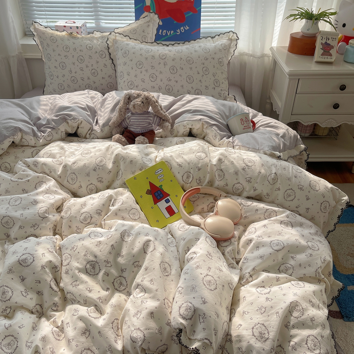 91家纺网 家纺一手货源 找家纺 花漾家居 2026小红书推荐款小清新刺绣花边款床单床盖款四件套新款 童话世界