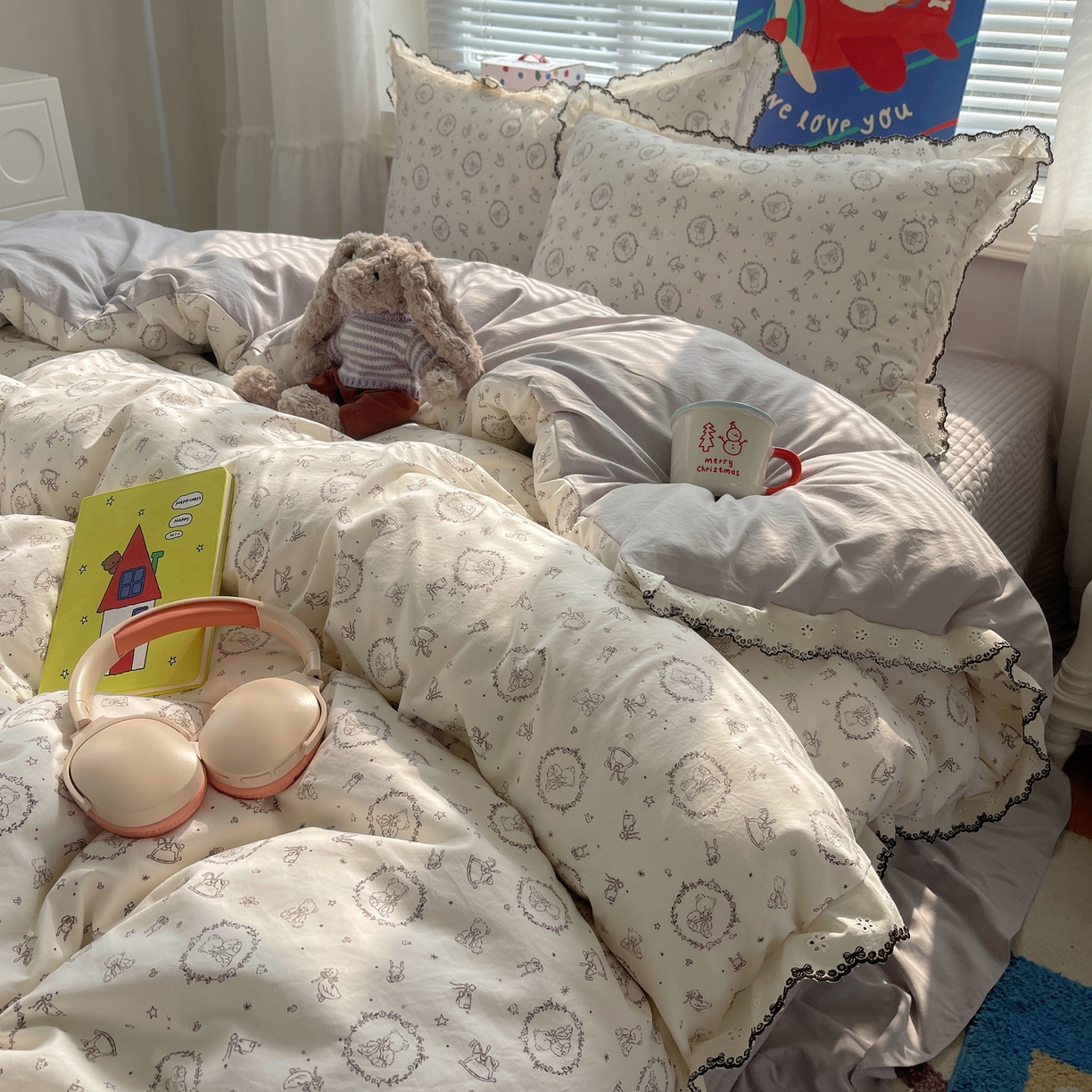 91家纺网 家纺一手货源 找家纺 花漾家居 2026小红书推荐款小清新刺绣花边款床单床盖款四件套新款 童话世界