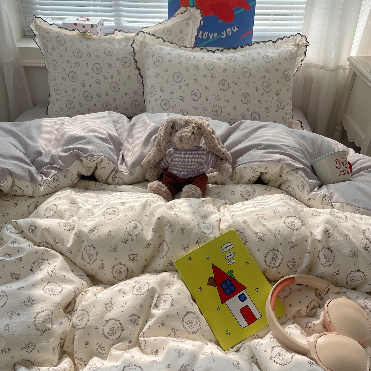 91家纺网 家纺一手货源 找家纺 花漾家居 2026小红书推荐款小清新刺绣花边款床单床盖款四件套新款 童话世界