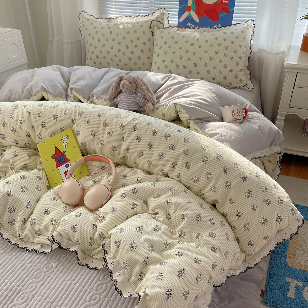 91家纺网 家纺一手货源 找家纺 花漾家居 2026小红书推荐款小清新刺绣花边款床单床盖款四件套新款 晚香