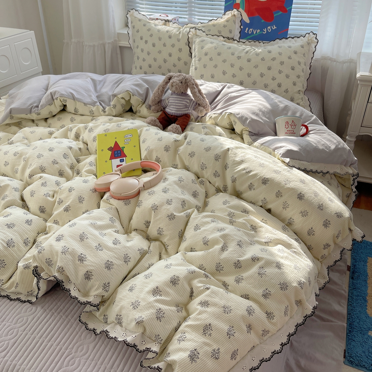 91家纺网 家纺一手货源 找家纺 花漾家居 2026小红书推荐款小清新刺绣花边款床单床盖款四件套新款 晚香