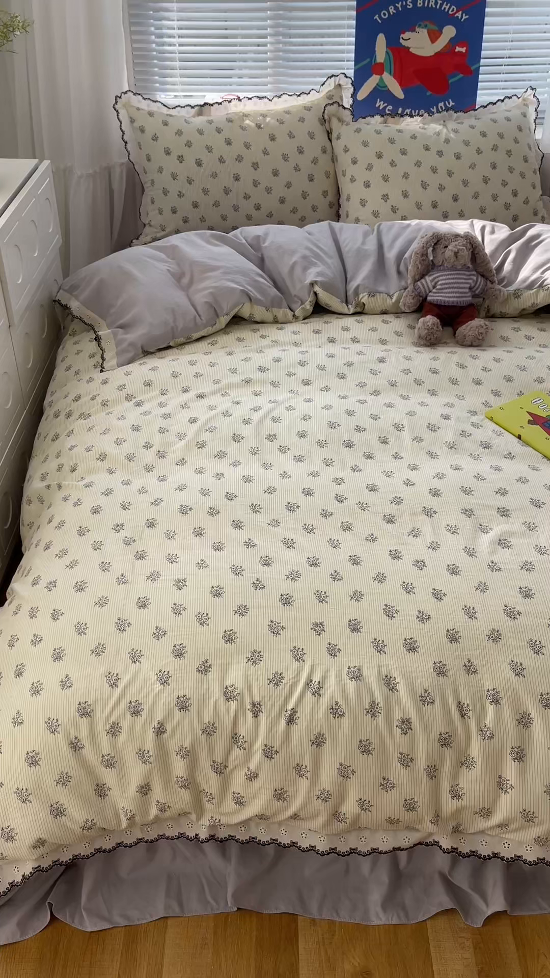 91家纺网 家纺一手货源 找家纺 花漾家居 2026小红书推荐款小清新刺绣花边款床单床盖款四件套新款 晚香