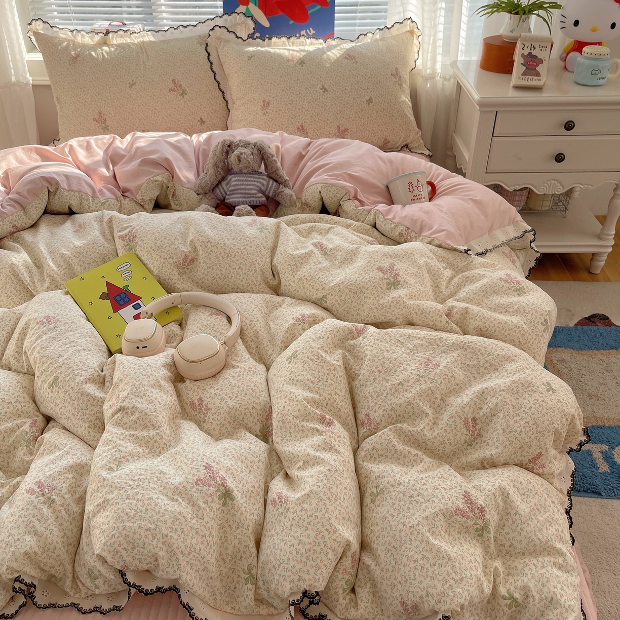 91家纺网 家纺一手货源 找家纺 花漾家居 2026小红书推荐款小清新刺绣花边款床单床盖款四件套新款 薰衣草