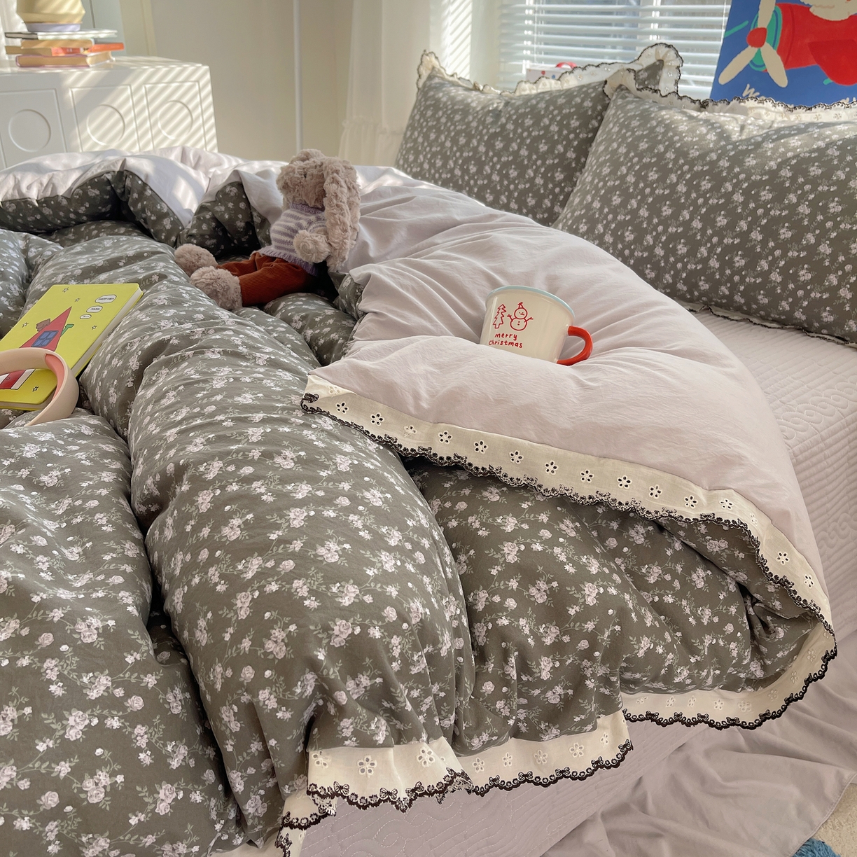 91家纺网 家纺一手货源 找家纺 花漾家居 2026小红书推荐款小清新刺绣花边款床单床盖款四件套新款 夜来香