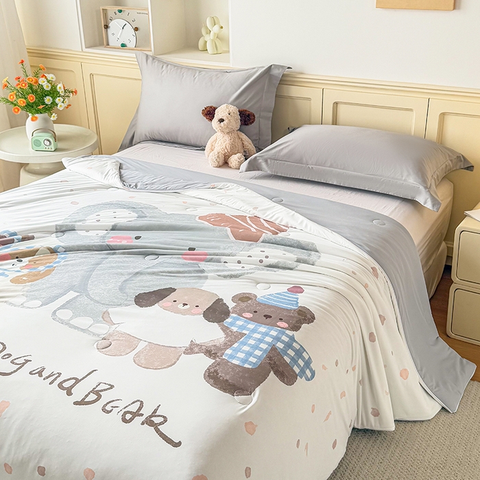 91家纺网 家纺一手货源 找家纺 米乐被业 2026新款大板氨纶凉感夏被被子被芯 快乐家族