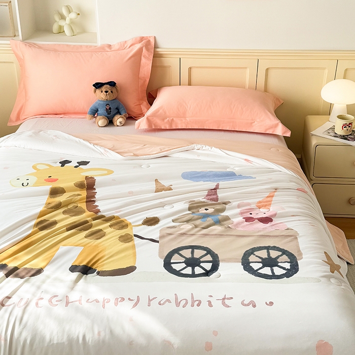 91家纺网 家纺一手货源 找家纺 米乐被业 2026新款大板氨纶凉感夏被被子被芯 快乐长颈鹿