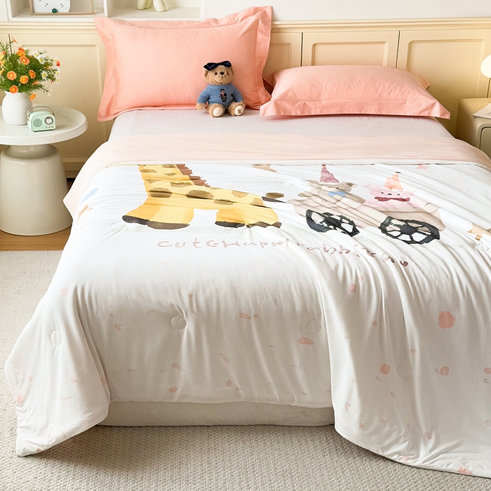 91家纺网 家纺一手货源 找家纺 米乐被业 2026新款大板氨纶凉感夏被被子被芯 快乐长颈鹿