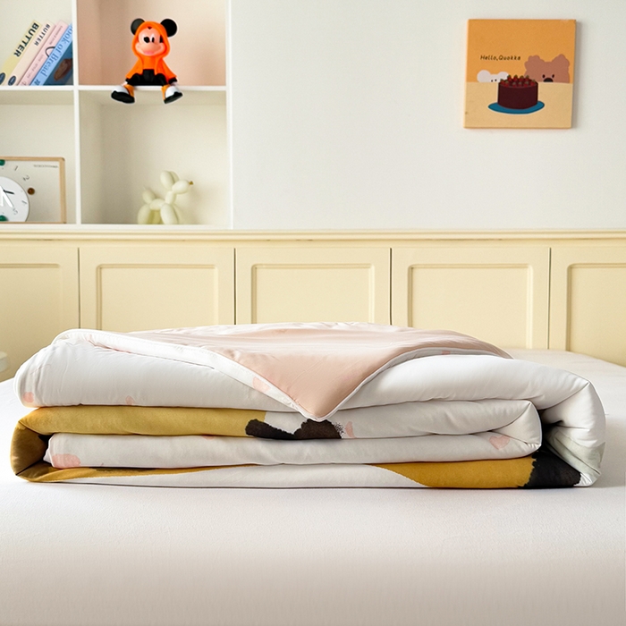 91家纺网 家纺一手货源 找家纺 米乐被业 2026新款大板氨纶凉感夏被被子被芯 快乐长颈鹿
