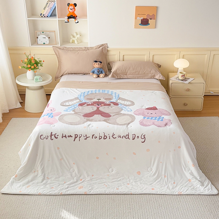 91家纺网 家纺一手货源 找家纺 米乐被业 2026新款大板氨纶凉感夏被被子被芯 玩偶聚会