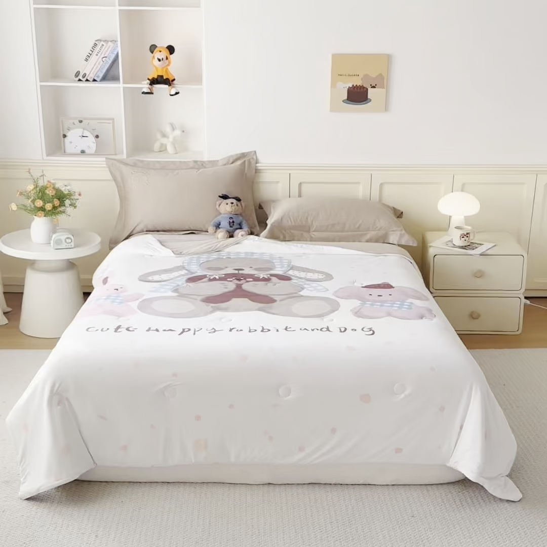 91家纺网 家纺一手货源 找家纺 米乐被业 2026新款大板氨纶凉感夏被被子被芯 玩偶聚会