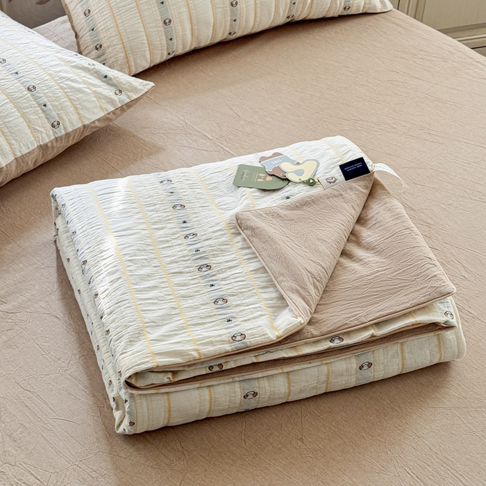 91家纺网 家纺一手货源 找家纺 木楌家居 2026新款全棉提花剪花夏被四件套 楚伊