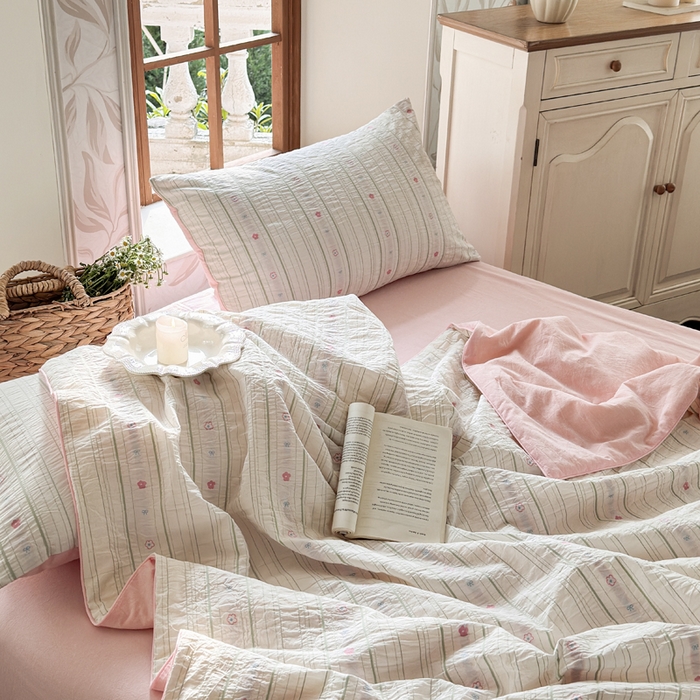 91家纺网 家纺一手货源 找家纺 木楌家居 2026新款全棉提花剪花夏被四件套 春梦雪