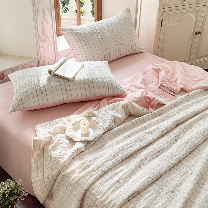 91家纺网 家纺一手货源 找家纺 木楌家居 2026新款全棉提花剪花夏被四件套 春梦雪