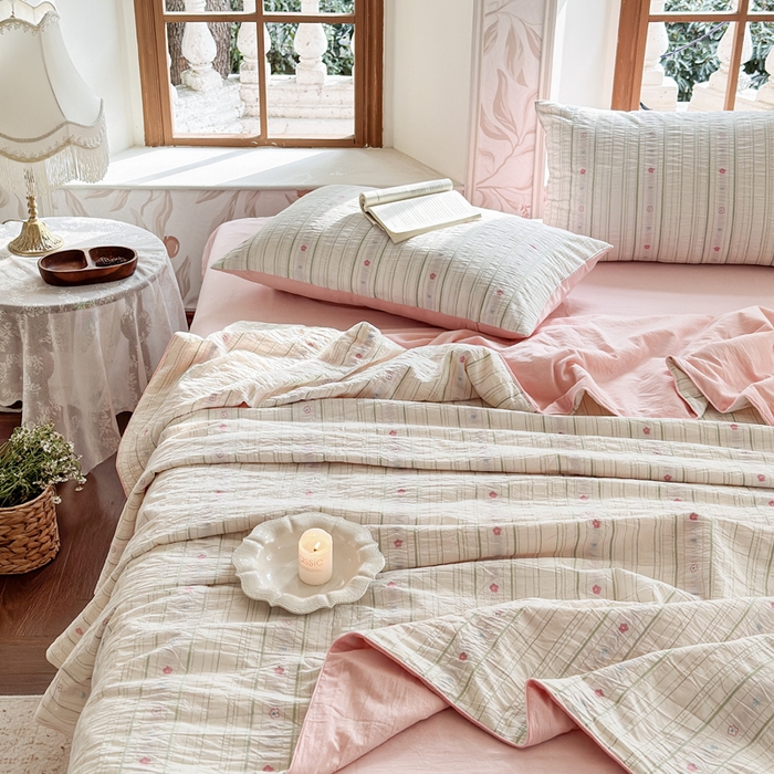 91家纺网 家纺一手货源 找家纺 木楌家居 2026新款全棉提花剪花夏被四件套 春梦雪