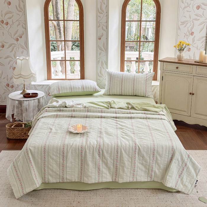 91家纺网 家纺一手货源 找家纺 木楌家居 2026新款全棉提花剪花夏被四件套 颜汐