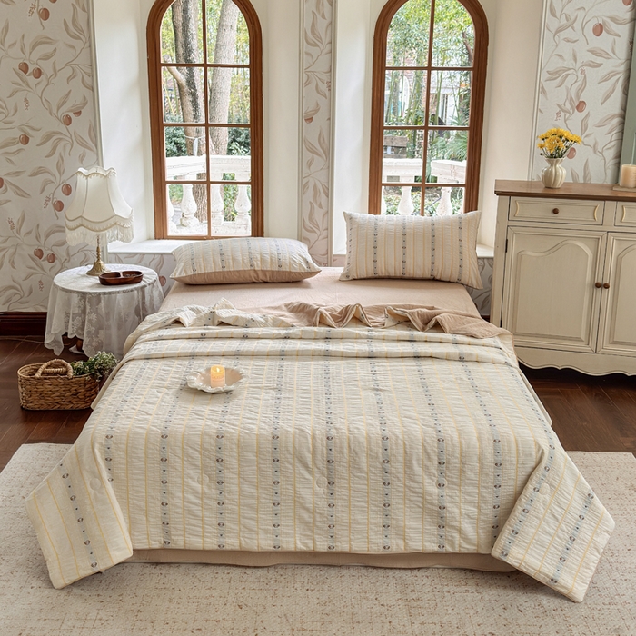 91家纺网 家纺一手货源 找家纺 木楌家居 2026新款全棉提花剪花夏被四件套 楚伊