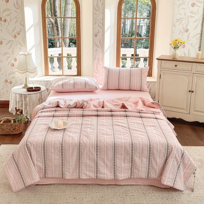 91家纺网 家纺一手货源 找家纺 木楌家居 2026新款全棉提花剪花夏被四件套 黎漾