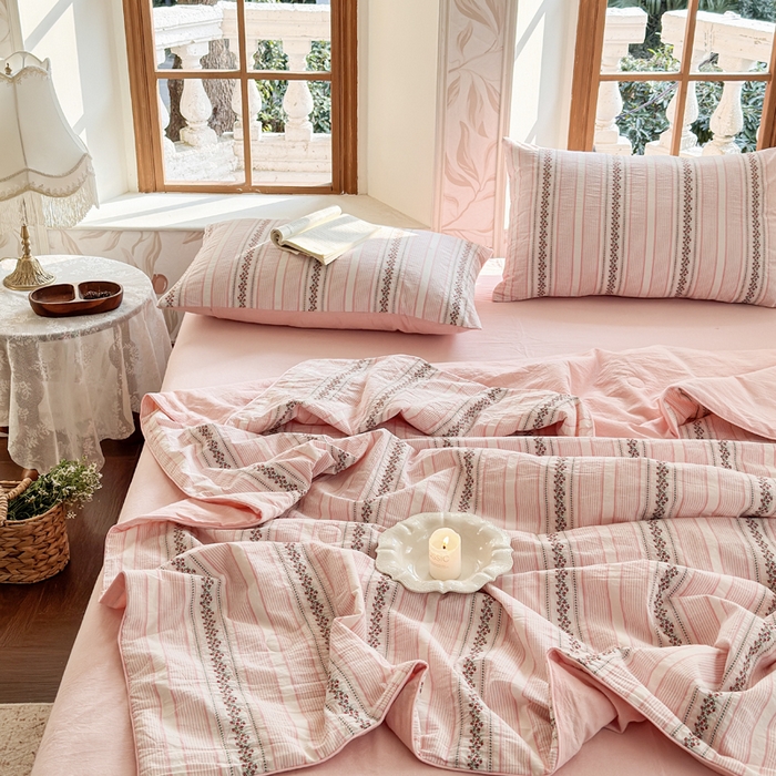 91家纺网 家纺一手货源 找家纺 木楌家居 2026新款全棉提花剪花夏被四件套 黎漾