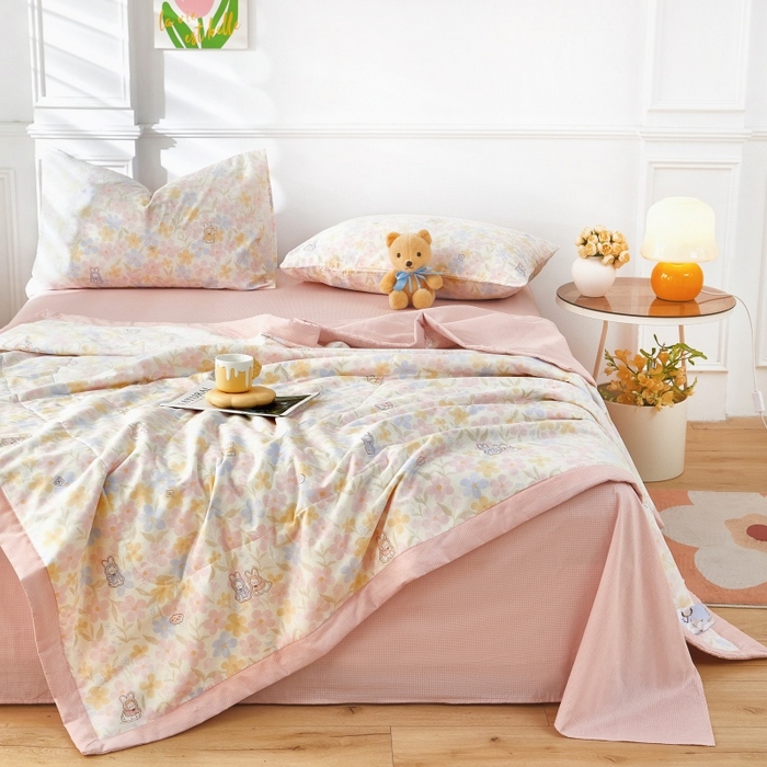 91家纺网 家纺一手货源 找家纺 黛妮雅 2026新款里外全棉印花棉花被纯棉夏被夏凉被空调被 夏被四件套许愿兔