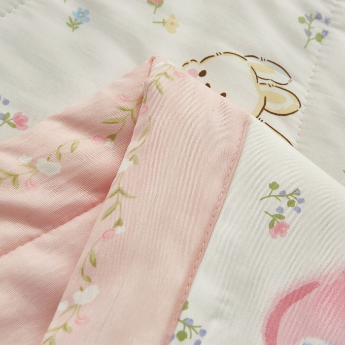 91家纺网 家纺一手货源 找家纺 黛妮雅 2026新款里外全棉印花棉花被纯棉夏被夏凉被空调被 夏被四件套草莓泡芙