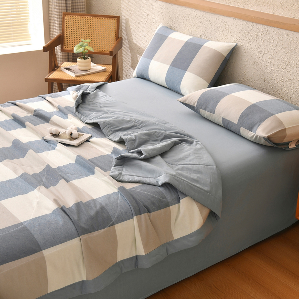 91家纺网 家纺一手货源 找家纺 培童家纺 2026新款全棉色织水洗棉A类棉花夏被可机洗空调被四件套床单枕套 蓝大格